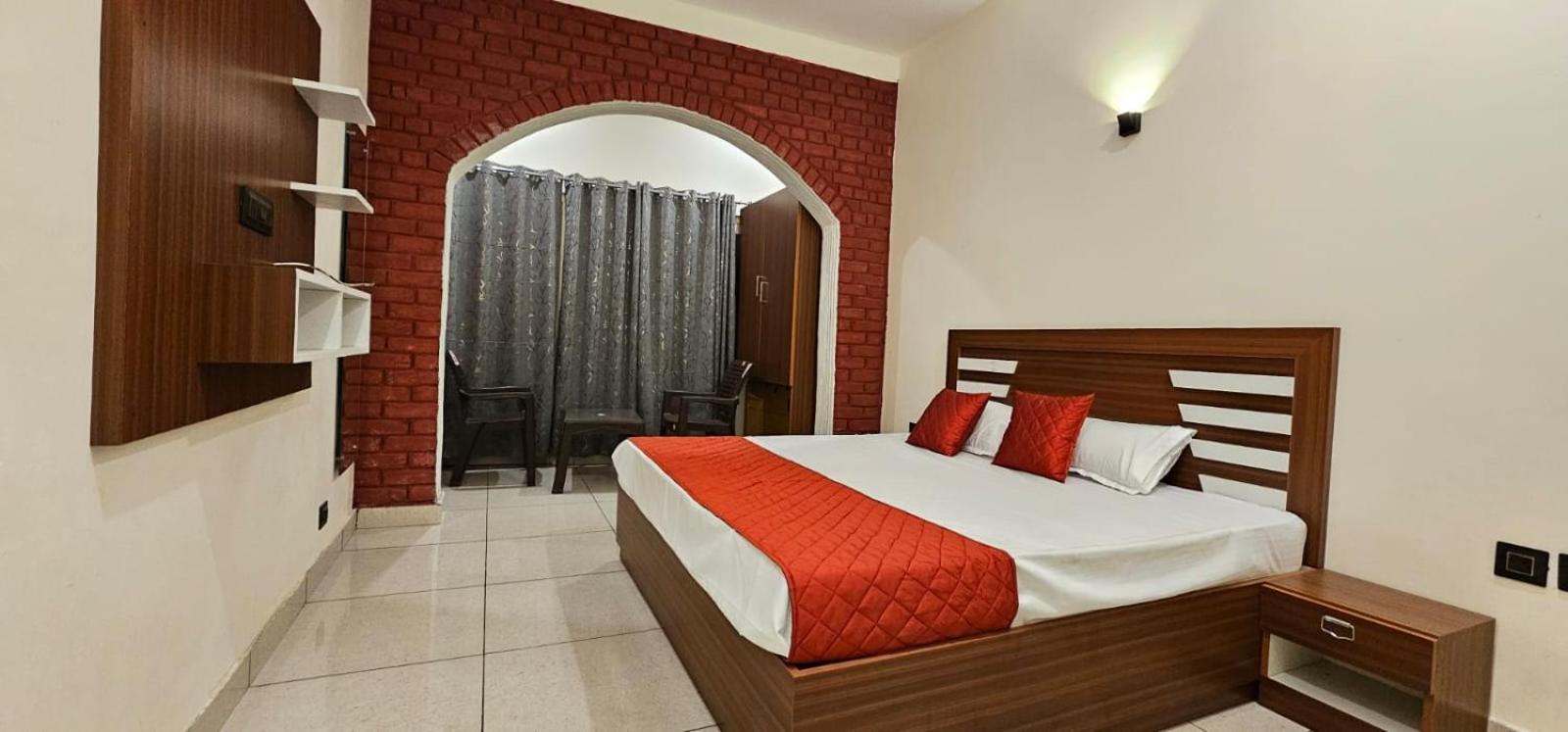 Golden Himalaya Homestay Kausani Buitenkant foto